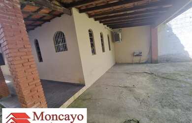 Imagem: A casa possui 2 Dormitórios, 1 Banheiro, 5 Vagas na garagem