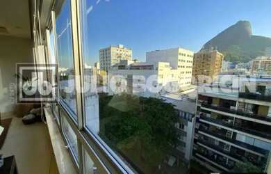 Imagem: O apartamento possui 3 Dormitórios, 4 Banheiros, 2 Vagas na