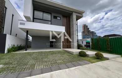 Imagem: A casa em condomínio possui 3 Dormitórios, 3 Banheiros, 2