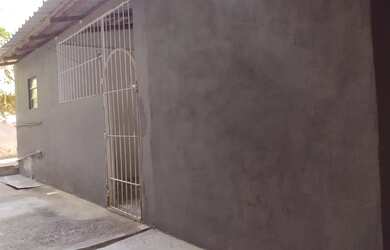 Imagem: A casa possui 1 Dormitório, 1 Banheiro e está localizado