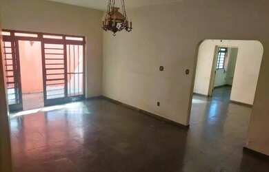 Imagem: A casa para alugar possui 4 Dormitórios, 4 Banheiros, 3 Vagas