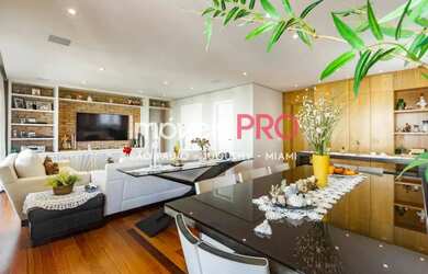 Imagem 8: Apto totalmente reformado de 200m2 com 4 dorm sendo 3 suites e 4 vagas...