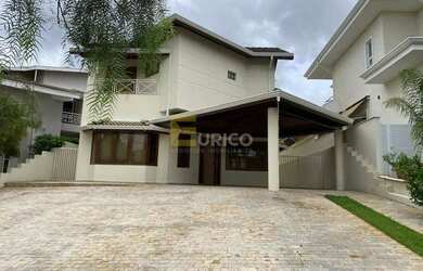 Imagem: A casa em condomínio possui 4 Dormitórios, 5 Banheiros, 4