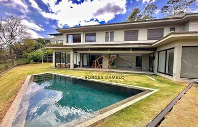 Imagem: A casa em condomínio possui 4 Dormitórios, 5 Banheiros, 4