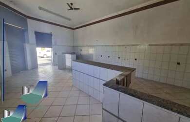 Imagem: O depósito possui 2 Vagas na garagem, 114m² de Área e está