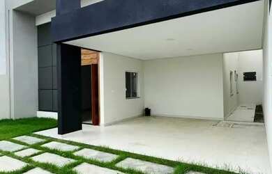 Imagem: A casa possui 3 Dormitórios, 2 Banheiros, 2 Vagas na garagem