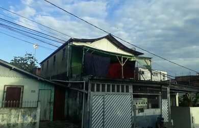 Imagem: A casa possui 5 Dormitórios, 1 Banheiro, 200m² de Área e