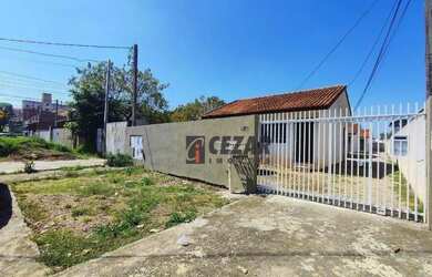 Imagem: A casa possui 2 Dormitórios, 1 Banheiro, 1 Vaga na garagem