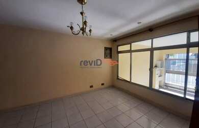 Imagem: A casa possui 3 Dormitórios, 3 Banheiros, 2 Vagas na garagem