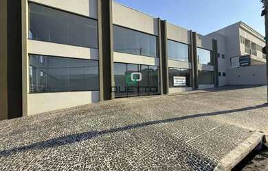 Imagem: O depósito à venda possui 5 Vagas na garagem, 304m² de Área