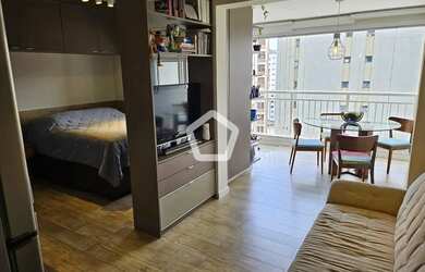 Imagem: O apartamento possui 1 Dormitório, 1 Banheiro, 1 Vaga na garagem