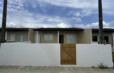 Imagem: Casa reformada à venda em condomínio fechado com lazer completo