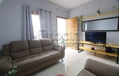 Imagem: A casa possui 2 Dormitórios, 2 Banheiros, 2 Vagas na garagem