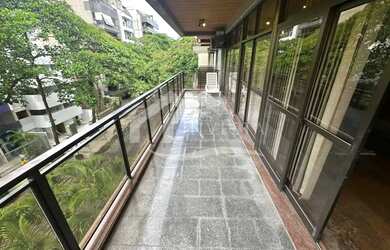 Imagem: O apartamento possui 3 Dormitórios, 4 Banheiros, 3 Vagas na