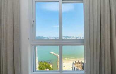 Imagem: O apartamento possui 4 Dormitórios, 5 Banheiros, 3 Vagas na