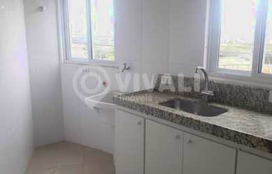 Imagem: O apartamento possui 3 Dormitórios, 1 Banheiro, 1 Vaga na garagem