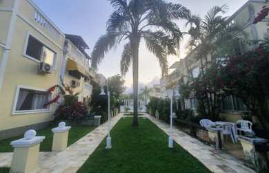 Imagem: A casa em condomínio possui 4 Dormitórios, 4 Banheiros, 2