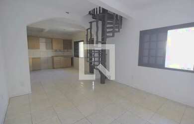 Imagem: A casa possui 2 Dormitórios, 2 Banheiros, 4 Vagas na garagem