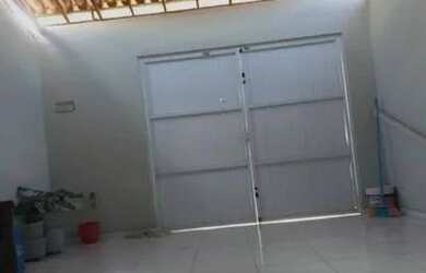 Imagem: A casa possui 2 Dormitórios, 1 Banheiro, 1 Vaga na garagem