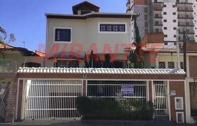 Imagem: A casa possui 4 Dormitórios, 5 Banheiros, 5 Vagas na garagem