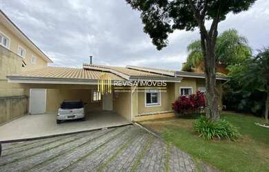 Imagem: A casa em condomínio possui 4 Dormitórios, 4 Banheiros, 2