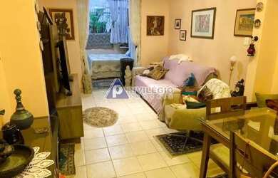 Imagem: A kitnet à venda possui 1 Dormitório, 1 Banheiro e 32m² de