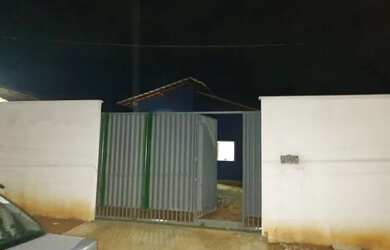 Imagem: A casa possui 1 Dormitório, 1 Banheiro, 3 Vagas na garagem