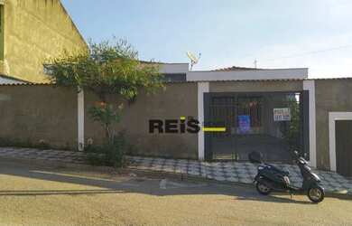 Imagem: A casa possui 3 Dormitórios, 3 Banheiros, 3 Vagas na garagem