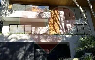 Imagem: A casa em condomínio possui 4 Dormitórios, 5 Banheiros, 5