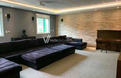 Imagem: A casa em condomínio possui 5 Dormitórios, 5 Banheiros, 5