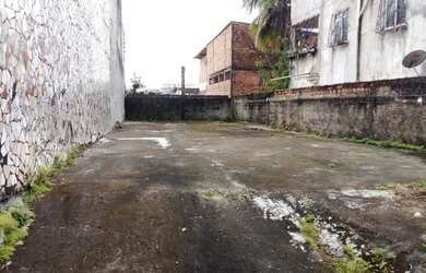 Imagem: O terreno possui 200m² de Área e está localizado em Plataforma