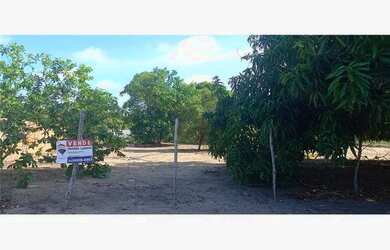 Imagem: O terreno possui 450m² de Área e está localizado em Barra