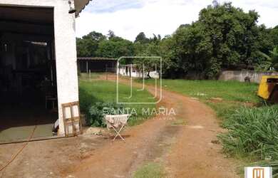 Imagem: O depósito possui 5 Vagas na garagem, 800m² de Área e está