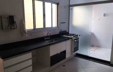 Imagem: A casa possui 2 Dormitórios, 1 Banheiro, 1 Vaga na garagem