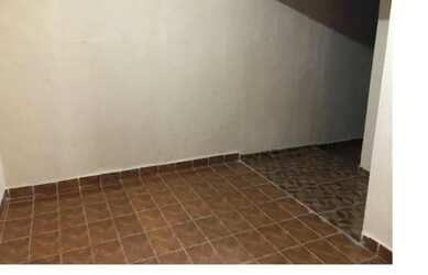 Imagem: A casa possui 1 Dormitório, 1 Banheiro e está localizado