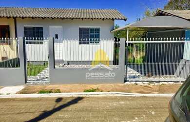 Imagem: A casa possui 2 Dormitórios, 1 Banheiro, 1 Vaga na garagem