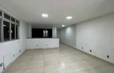 Imagem: O depósito possui 240m² de Área e está localizado em Praia