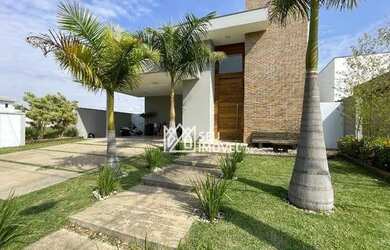 Imagem: A casa em condomínio possui 3 Dormitórios, 4 Banheiros, 4