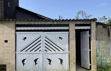 Imagem: A casa possui 1 Dormitório, Acomodam 6 pessoas, 1 Vaga na garagem