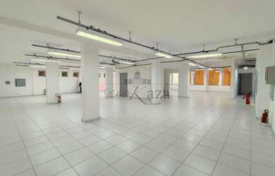 Imagem: O depósito possui 5 Vagas na garagem, 1.464m² de Área e