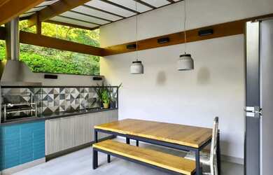 Imagem 5: Casa triplex à venda no Valparaiso, Petrópolis Rj , 4 suítes e 2 vagas de garagem