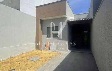 Imagem: A casa possui 2 Dormitórios, 2 Banheiros, 2 Vagas na garagem