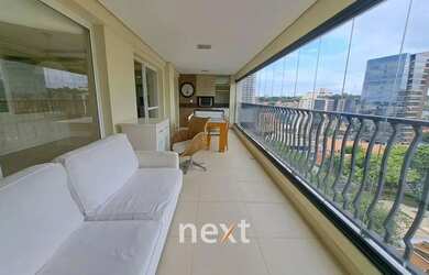 Imagem: O apartamento possui 3 Dormitórios, 5 Banheiros, 4 Vagas na