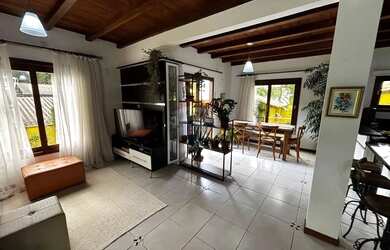 Imagem 13: A Casa amarela da Cachoeira