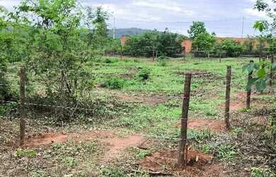 Imagem: O terreno possui 750m² de Área e está localizado em Januária