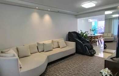 Imagem 3: Lindo Imóvel para venda possui 200 metros quadrados com 4 quartos sendo...