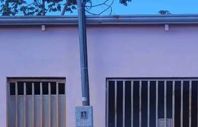 Imagem: A casa possui 3 Dormitórios, 3 Banheiros, 3 Vagas na garagem