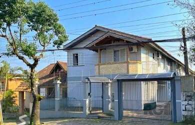 Imagem: A casa em condomínio possui 3 Dormitórios, 2 Banheiros, 1