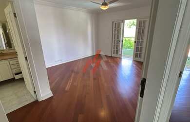 Imagem 13: Casa em Condomínio de Luxo em Alphaville, Santana de Parnaíba-SP: 3 Quartos, 1 Suíte, 3 Sa