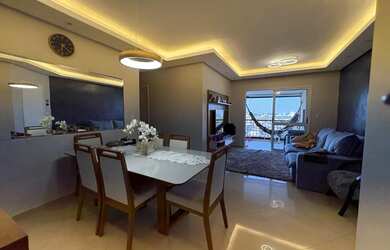 Imagem: O apartamento possui 4 Dormitórios, 2 Banheiros, 2 Vagas na